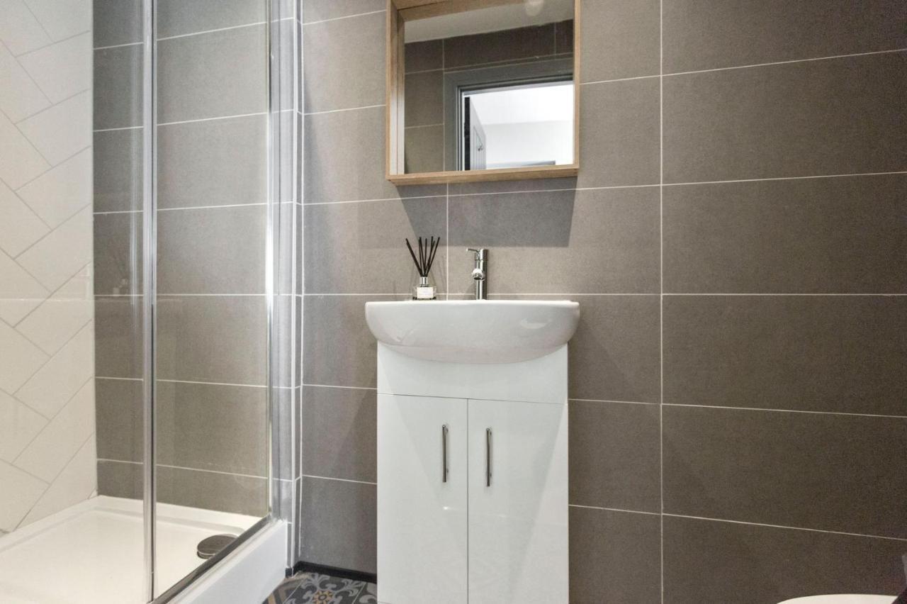 ビーストン✰Onpoint -Modern & Fresh Studio Apt Close To Centre - Convenient!✰アパートメント エクステリア 写真